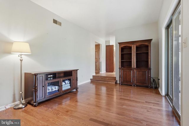 210 S FRANKLIN ST, Dallastown, PA 17313