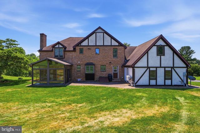 210 S FRANKLIN ST, Dallastown, PA 17313