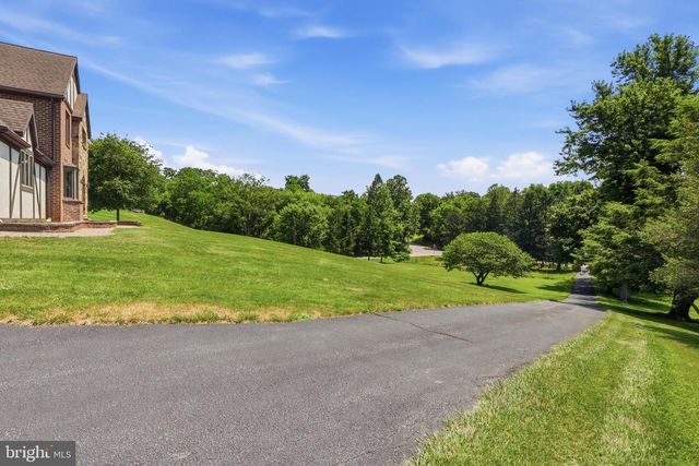 210 S FRANKLIN ST, Dallastown, PA 17313