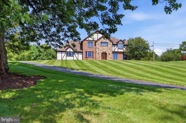 210 S FRANKLIN ST, Dallastown, PA 17313