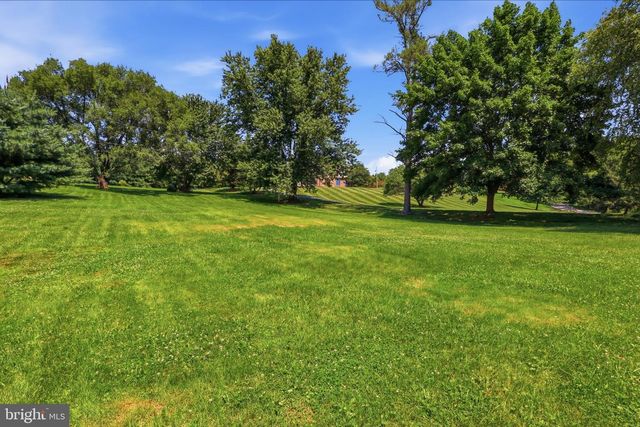 210 S FRANKLIN ST, Dallastown, PA 17313
