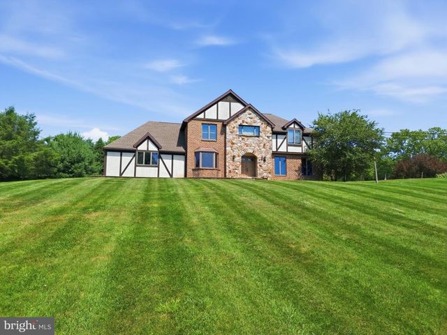 210 S FRANKLIN ST, Dallastown, PA 17313