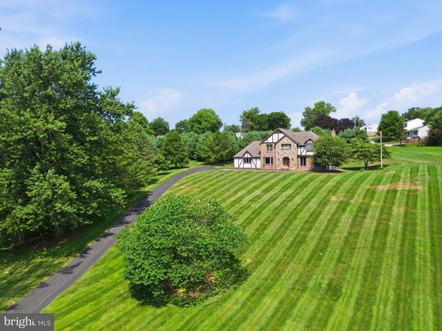 210 S FRANKLIN ST, Dallastown, PA 17313