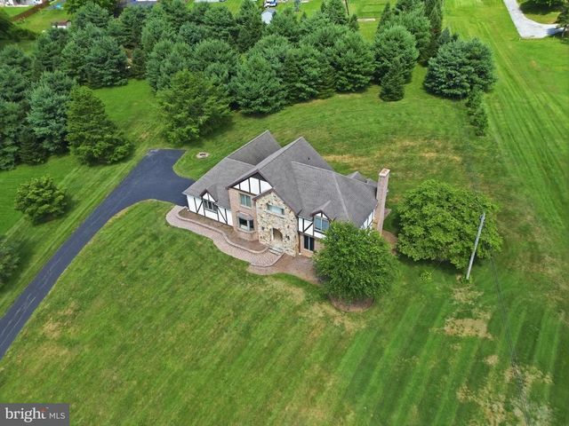 210 S FRANKLIN ST, Dallastown, PA 17313