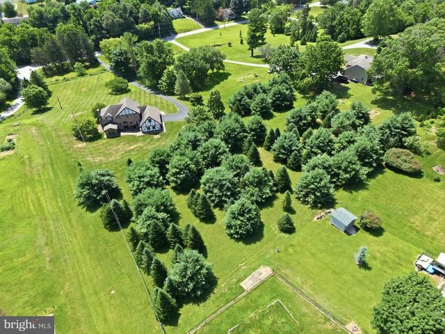 210 S FRANKLIN ST, Dallastown, PA 17313