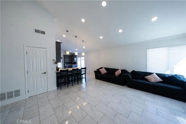 27081 Sombras, Mission Viejo, CA 92692