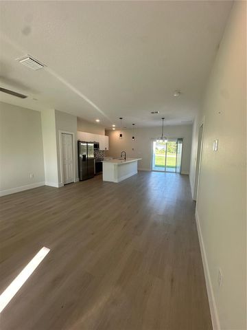 14 FISHER COURT, Ocklawaha, FL 32179