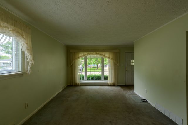 26352 Osmun Street, Madison Heights, MI 48071