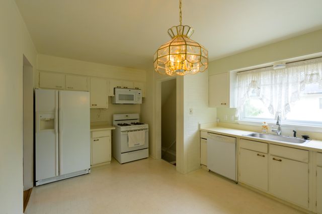 26352 Osmun Street, Madison Heights, MI 48071