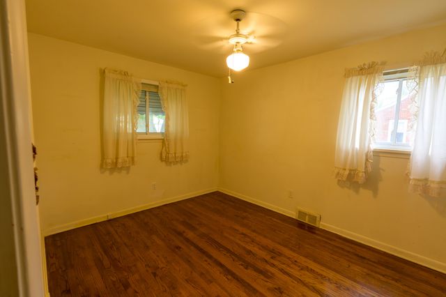 26352 Osmun Street, Madison Heights, MI 48071