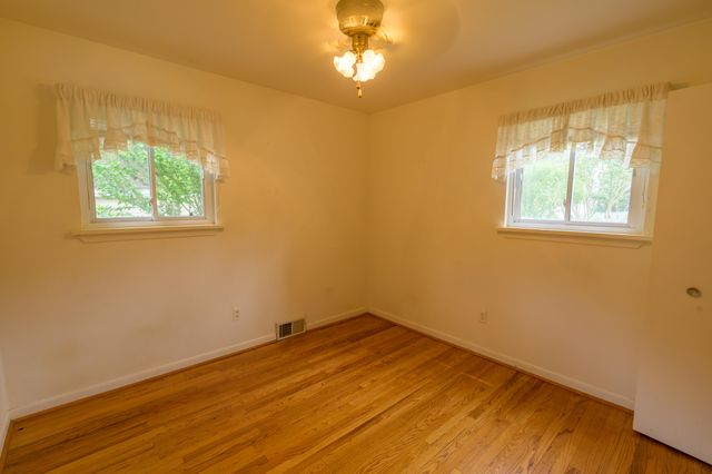 26352 Osmun Street, Madison Heights, MI 48071