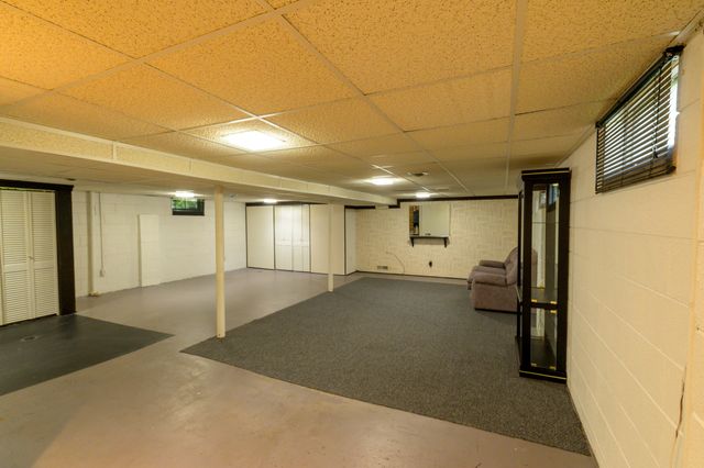 26352 Osmun Street, Madison Heights, MI 48071
