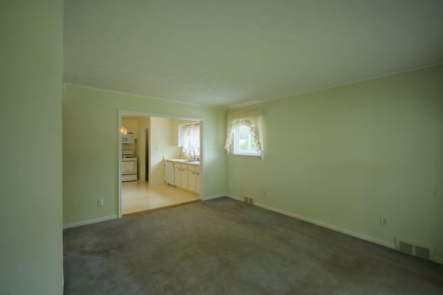 26352 Osmun Street, Madison Heights, MI 48071