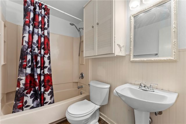 458 Blossom Dr, Baldwin Boro, PA 15236
