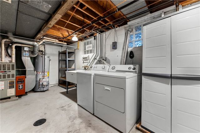 458 Blossom Dr, Baldwin Boro, PA 15236