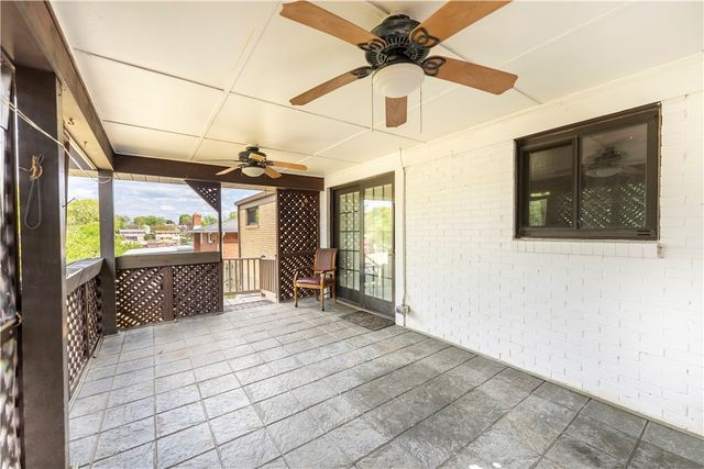 458 Blossom Dr, Baldwin Boro, PA 15236