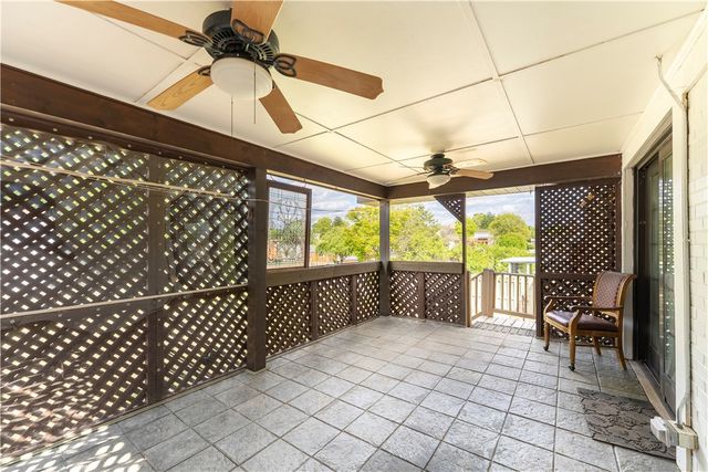 458 Blossom Dr, Baldwin Boro, PA 15236