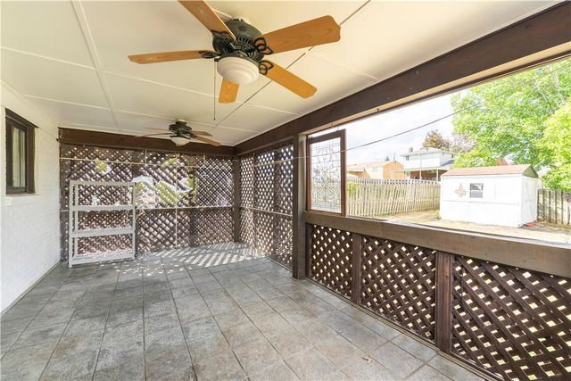 458 Blossom Dr, Baldwin Boro, PA 15236