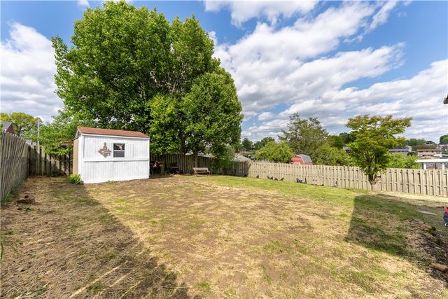 458 Blossom Dr, Baldwin Boro, PA 15236