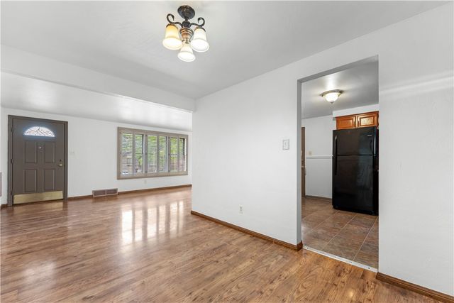 458 Blossom Dr, Baldwin Boro, PA 15236