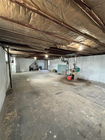 21 Pinetop Drive, Central Islip, NY 11722