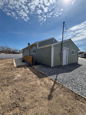 21 Pinetop Drive, Central Islip, NY 11722