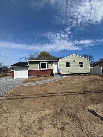 21 Pinetop Drive, Central Islip, NY 11722