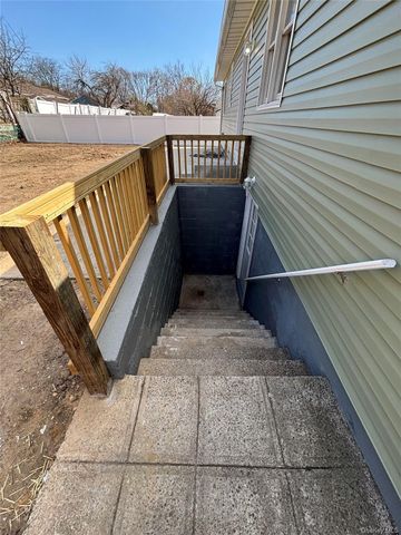 21 Pinetop Drive, Central Islip, NY 11722