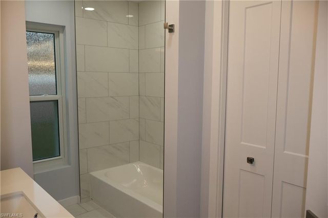 5191 Sunbury CT, Naples, FL 34104