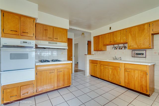 9726 S La Salle Street, Chicago, IL 60628
