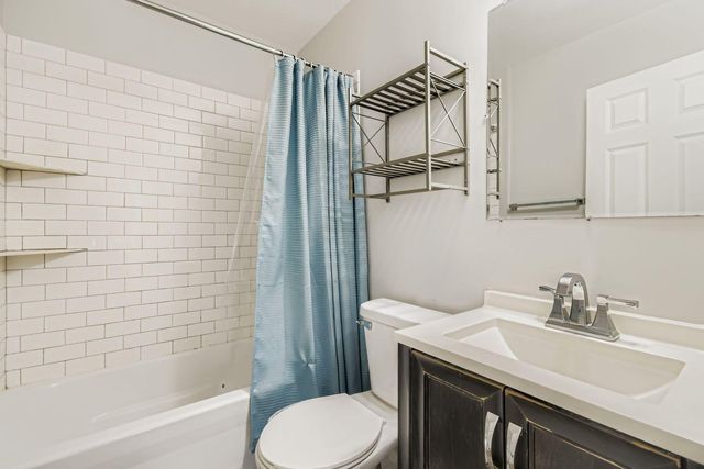 176 Logan Avenue W, West Saint Paul, MN 55118