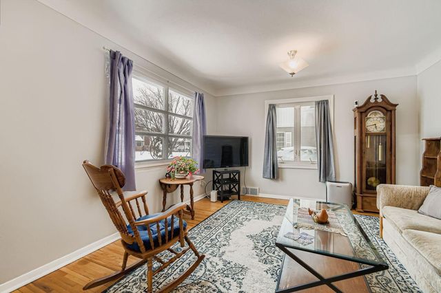 176 Logan Avenue W, West Saint Paul, MN 55118