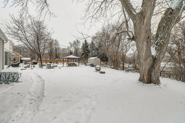 176 Logan Avenue W, West Saint Paul, MN 55118