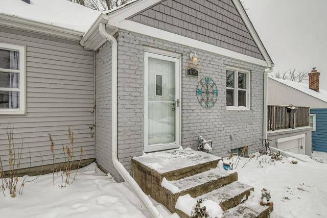 176 Logan Avenue W, West Saint Paul, MN 55118
