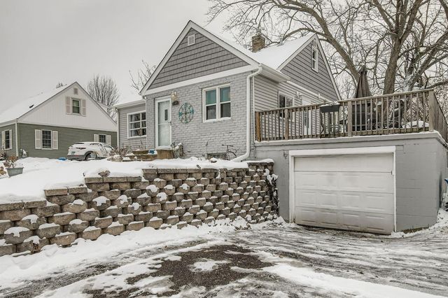 176 Logan Avenue W, West Saint Paul, MN 55118