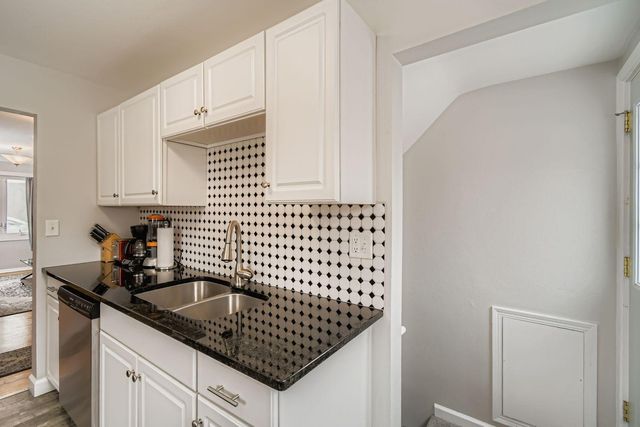 176 Logan Avenue W, West Saint Paul, MN 55118