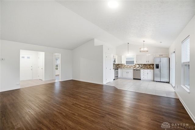 7150 Country Walk Drive, Franklin, OH 45005