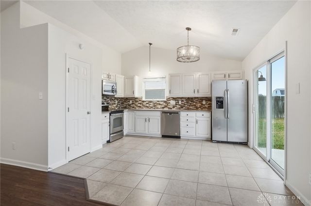 7150 Country Walk Drive, Franklin, OH 45005