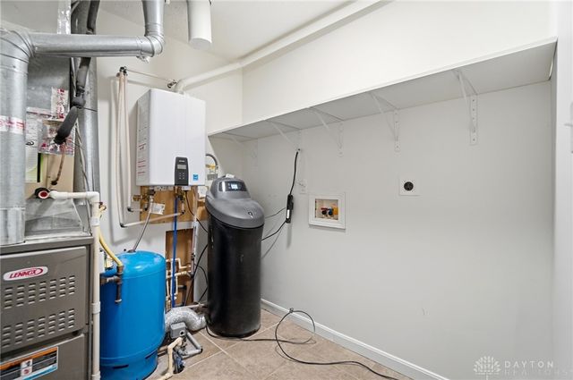 7150 Country Walk Drive, Franklin, OH 45005