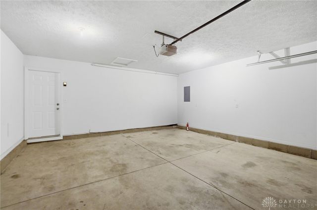 7150 Country Walk Drive, Franklin, OH 45005