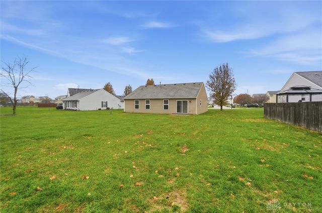 7150 Country Walk Drive, Franklin, OH 45005