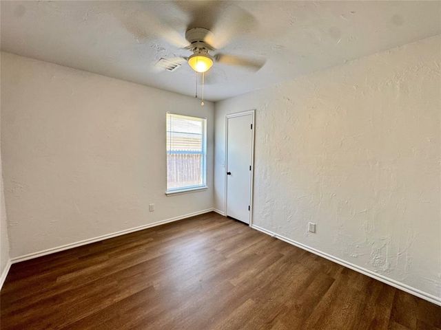 223 W 6th Street, Edmond, OK 73003