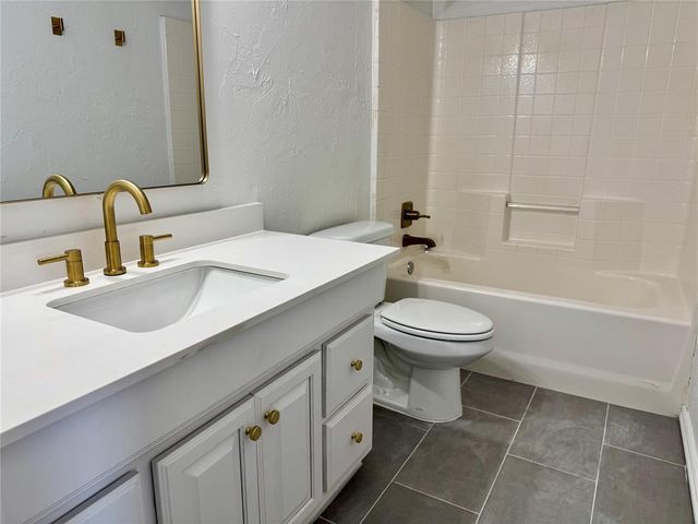 223 W 6th Street, Edmond, OK 73003
