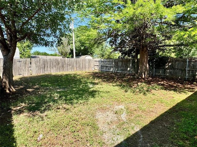 223 W 6th Street, Edmond, OK 73003