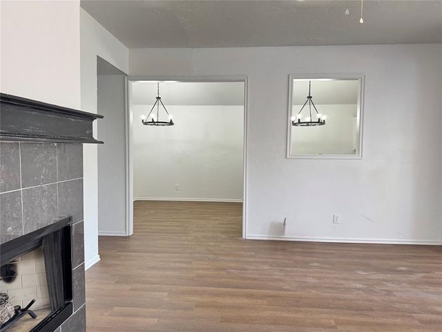 223 W 6th Street, Edmond, OK 73003