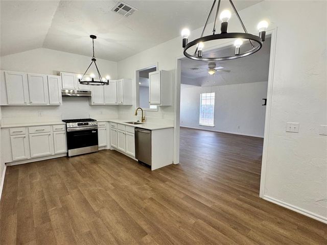 223 W 6th Street, Edmond, OK 73003