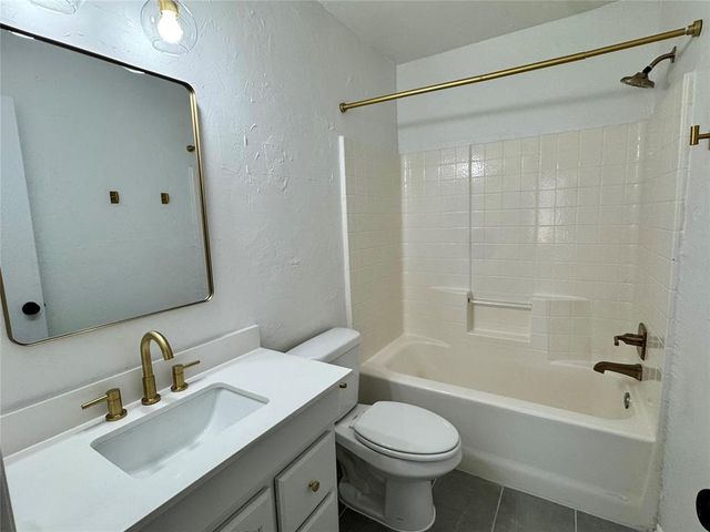 223 W 6th Street, Edmond, OK 73003
