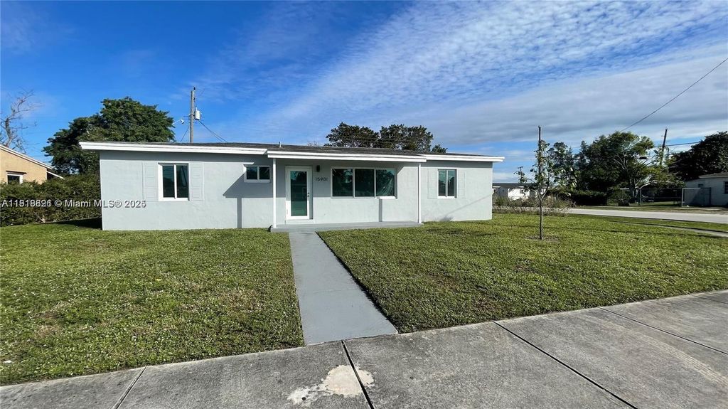 15901 NW 27th Pl, Miami Gardens, FL 33054