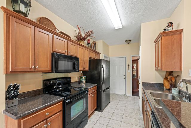 396 DIRKS CAIRN DR, Cordova, TN 38018