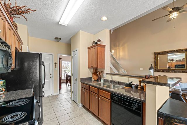 396 DIRKS CAIRN DR, Cordova, TN 38018